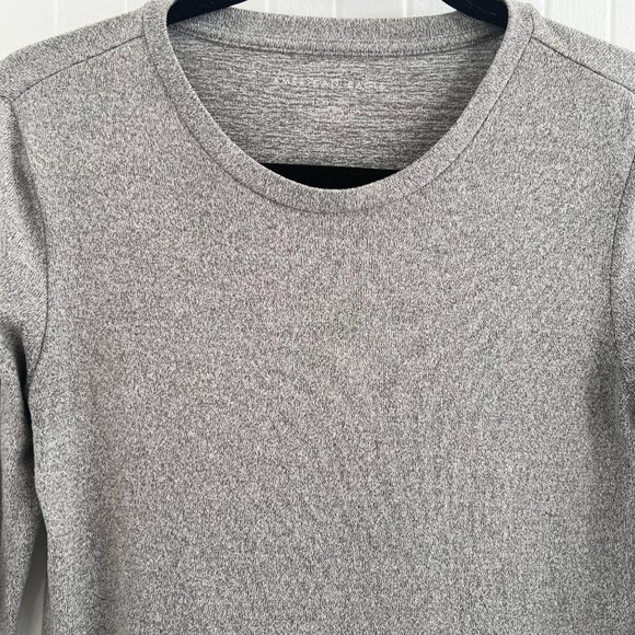 American Eagle Outfitters Sexy Plush Long Sleeve Shirt Size XS - Picture 3 of 5